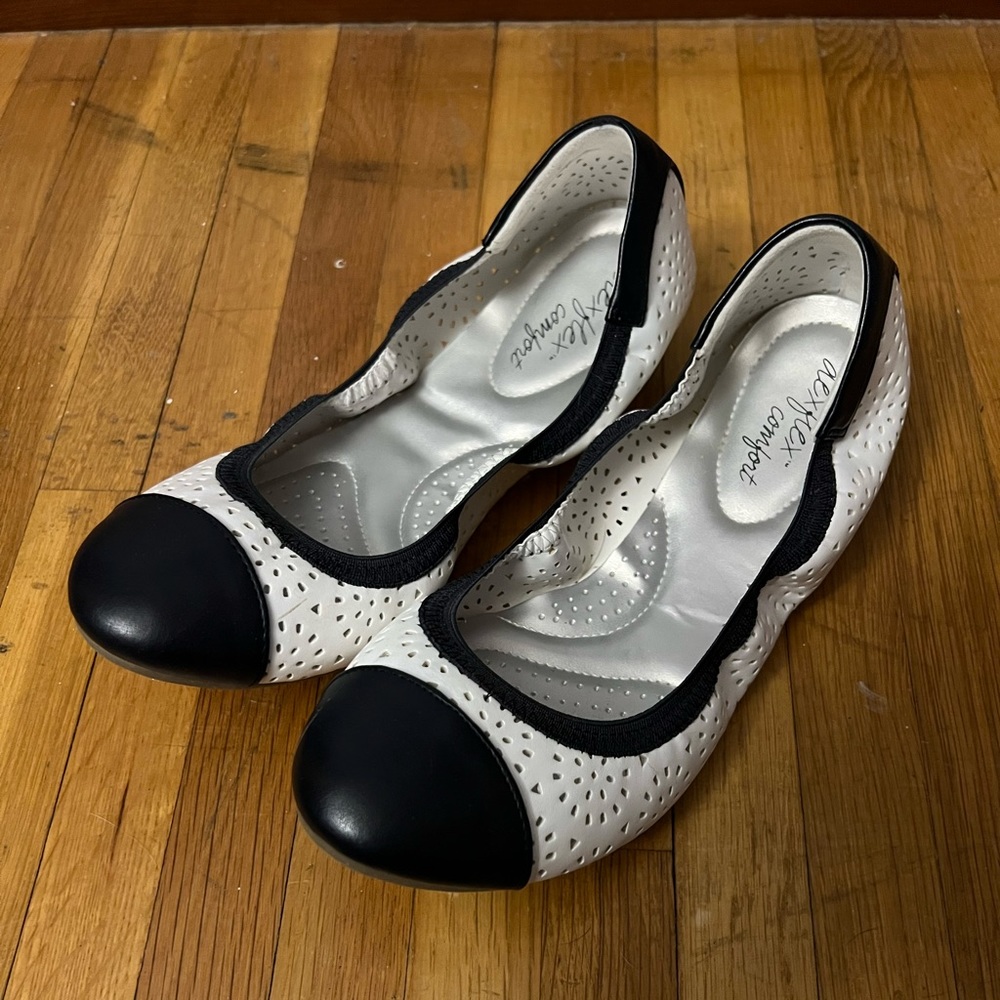 Dexflex Comfort flats. White cut out with Navy toe